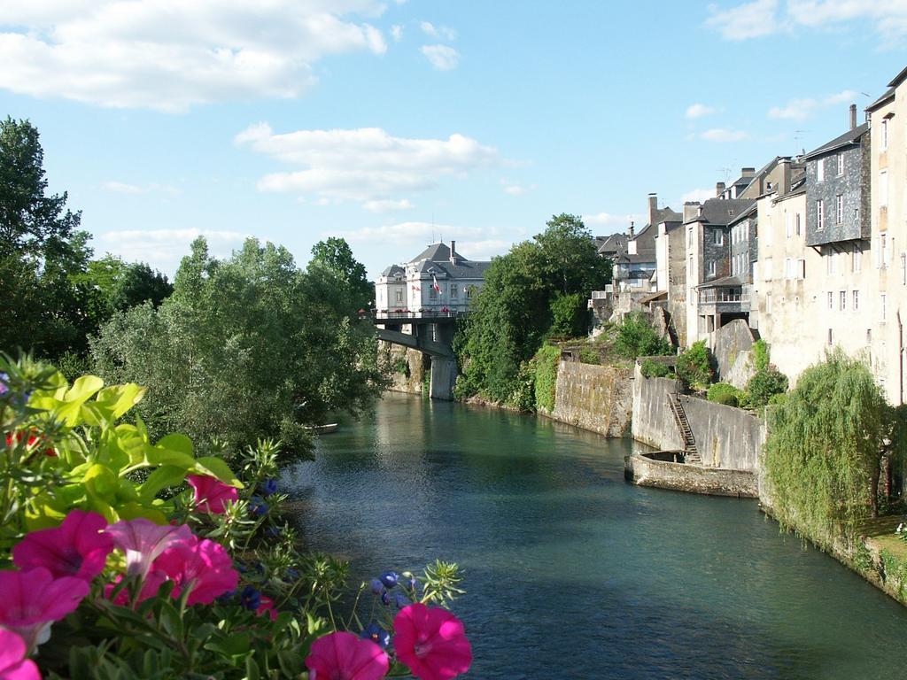 Couett'Hotel Oloron Sainte Marie Exterior foto