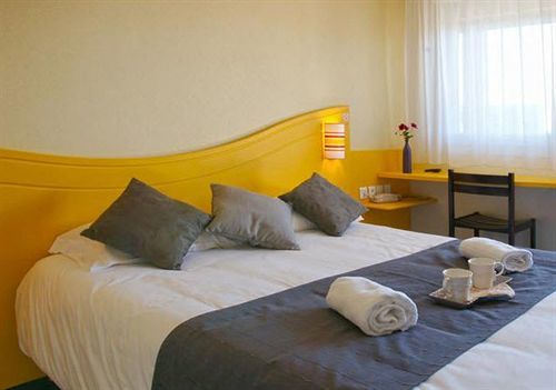 Couett'Hotel Oloron Sainte Marie Exterior foto